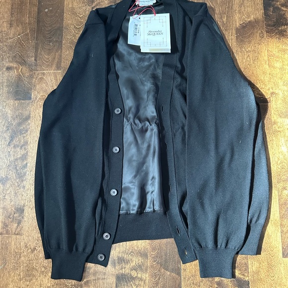 Show your rebellious side while keeping your polished! - Picture 5 of 6